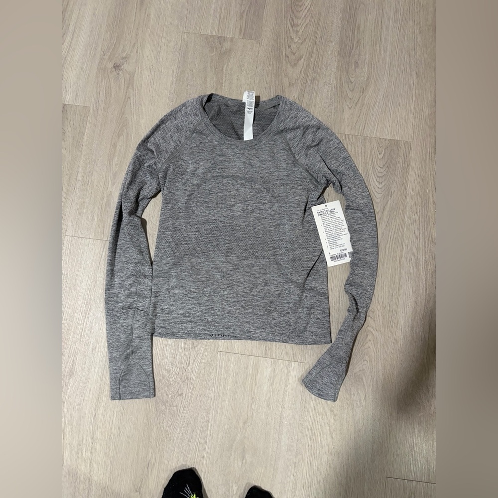NWT Lululemon Swiftly - Picture 2 of 6